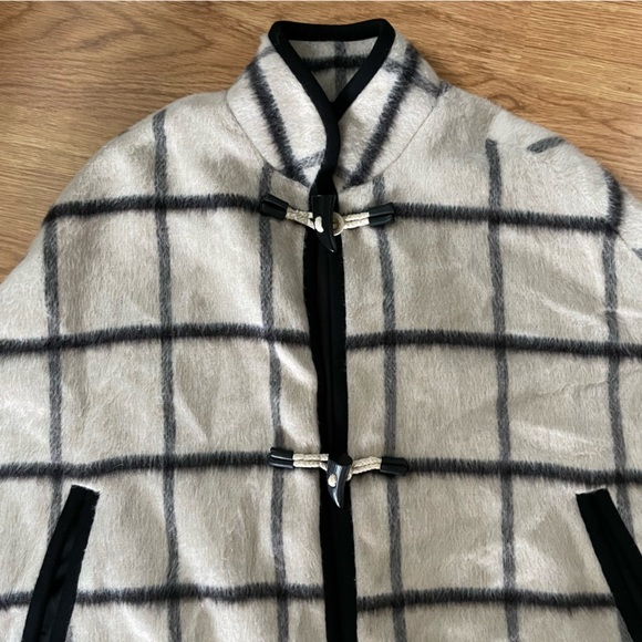 NWT Pearl by Lela Rose Checkered Plaid Wool Cape Poncho with Pockets Size Large - Picture 8 of 11
